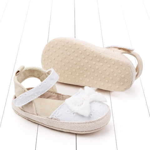Bow baby shoes