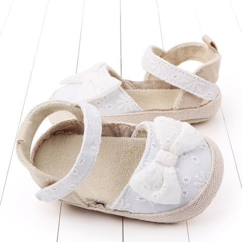 Bow baby shoes