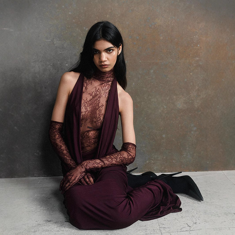 Halter Lace Stitching Sexy Deep V Hot Girl Pleated Evening Dress