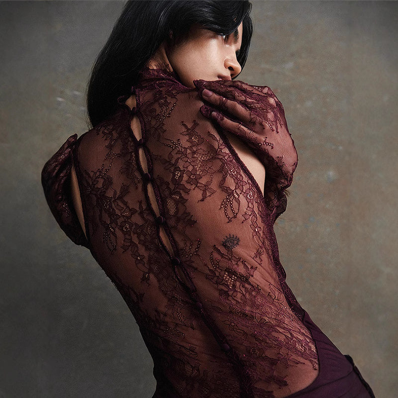 Halter Lace Stitching Sexy Deep V Hot Girl Pleated Evening Dress